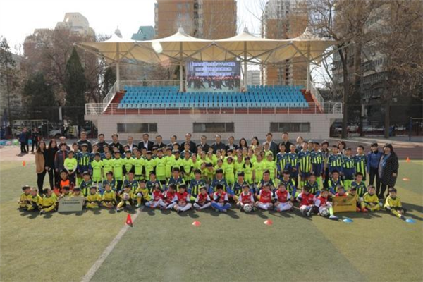 北京十八中开创校园足球新模式 副市长点赞