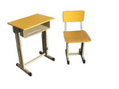 培训桌椅报价钢木结构学生课桌椅图片