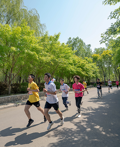 沈阳科技学院2023年大学生体育文化节开幕式暨春季校园马拉松赛成功举办