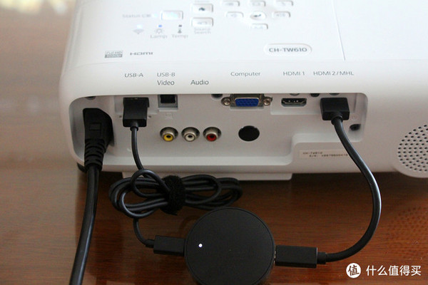 年輕人的家里都應該有一臺巨屏高清看片神器，愛普生CH-TW610投影機上手體驗！
