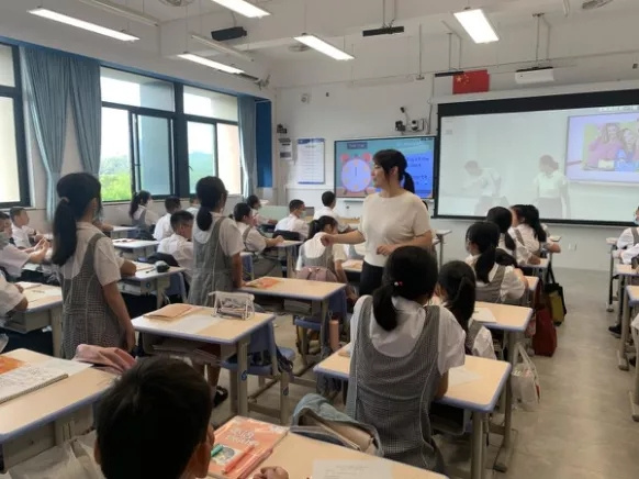 献礼开学季丨深圳市云端学校开学 华为助力未来教育新样态