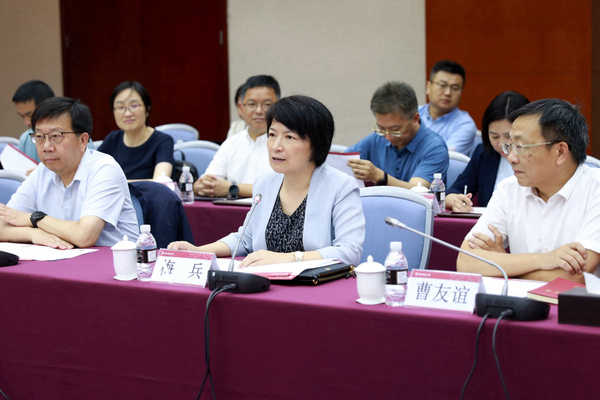 上海市闵行区与华东师范大学召开区校合作交流座谈会