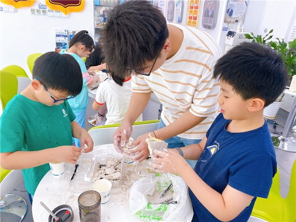 上海市兒童基金會副理事長史秋琴一行蒞臨小碼王，共話“安心暑托班”公益情懷