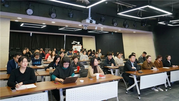 依法守护，安全童行！红黄蓝开展全国安全教育周主题活动