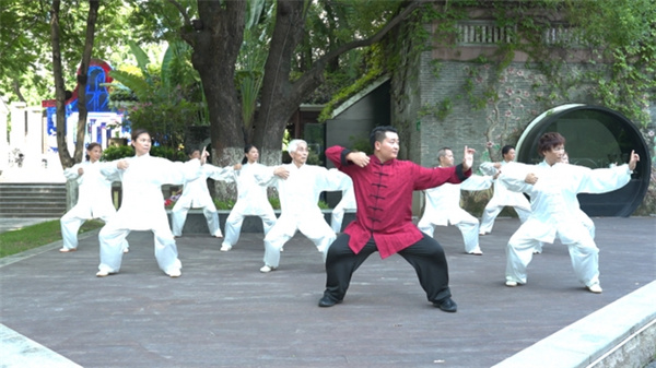 简橙太极首席导师薛精医华：将医武智慧融入太极，开启中老年人健康重塑之路
