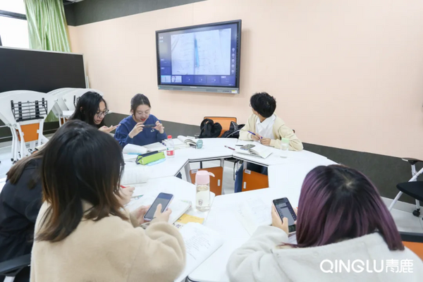 湖南大學的青鹿智慧教室，已常態化使用！