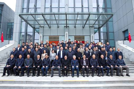 昆明理工大學楊斌副校長應邀參加云南省地下工程重大突水突泥災害防控協同創新中心掛牌儀式