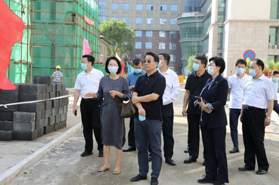 沈陽市人大常委會主任付忠偉一行調研中國醫科大學和平校區文物保護與利用情況