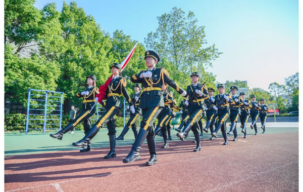 湖北美術學院隆重舉行2024級新生開學典禮暨軍訓總結大會