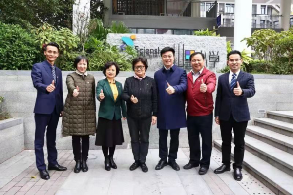新法教育“互動太空課堂”引發教育部領導集體點贊