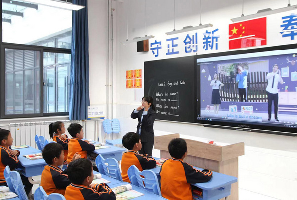 新建名校首選立達信，為學生視力保駕護航！