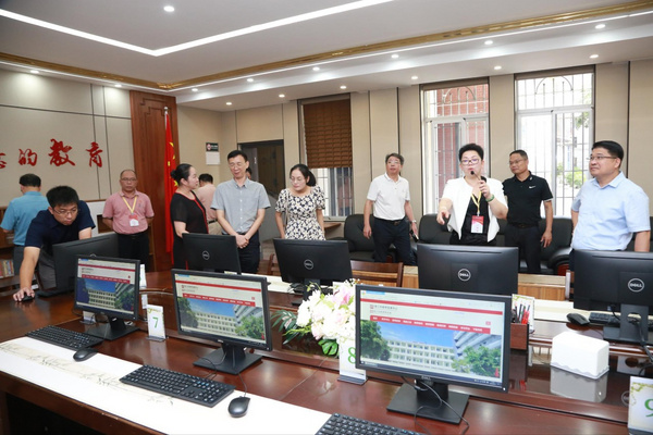 湛江市教师发展中心顺利完成广东省教育厅验收认定工作