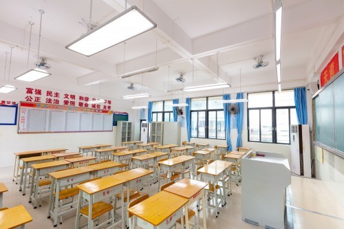 三雄極光助力學校復學 守住教室健康照明這一關