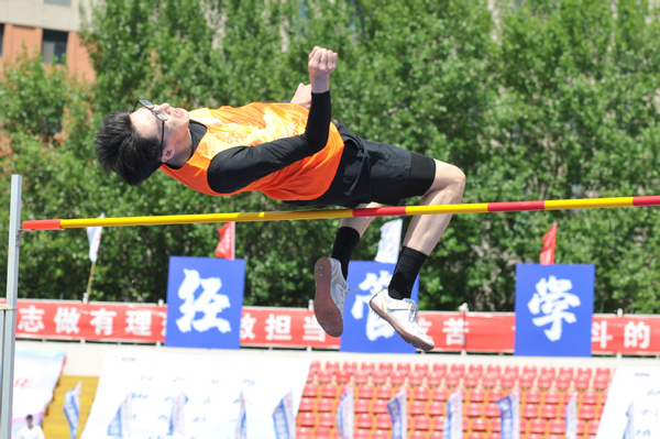 卓越尖兵 青春擔當 領跑未來 哈工大第59屆田徑運動會舉行