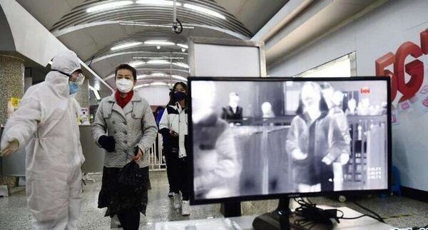 校園疫情防控新手段：桂花網藍牙測溫手環解決方案高效精準測溫