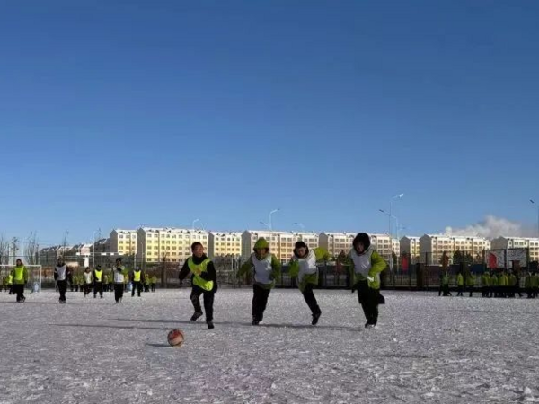 內蒙古呼倫貝爾市海拉爾區校園冰雪活動熱度再升溫